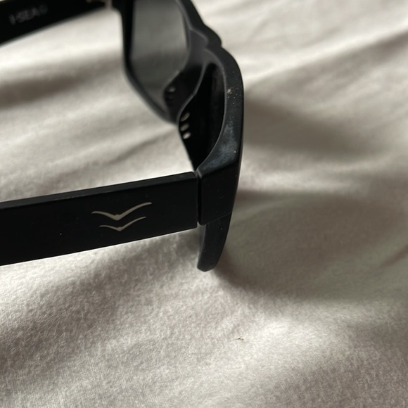 I-Sea Shades - Picture 6 of 8